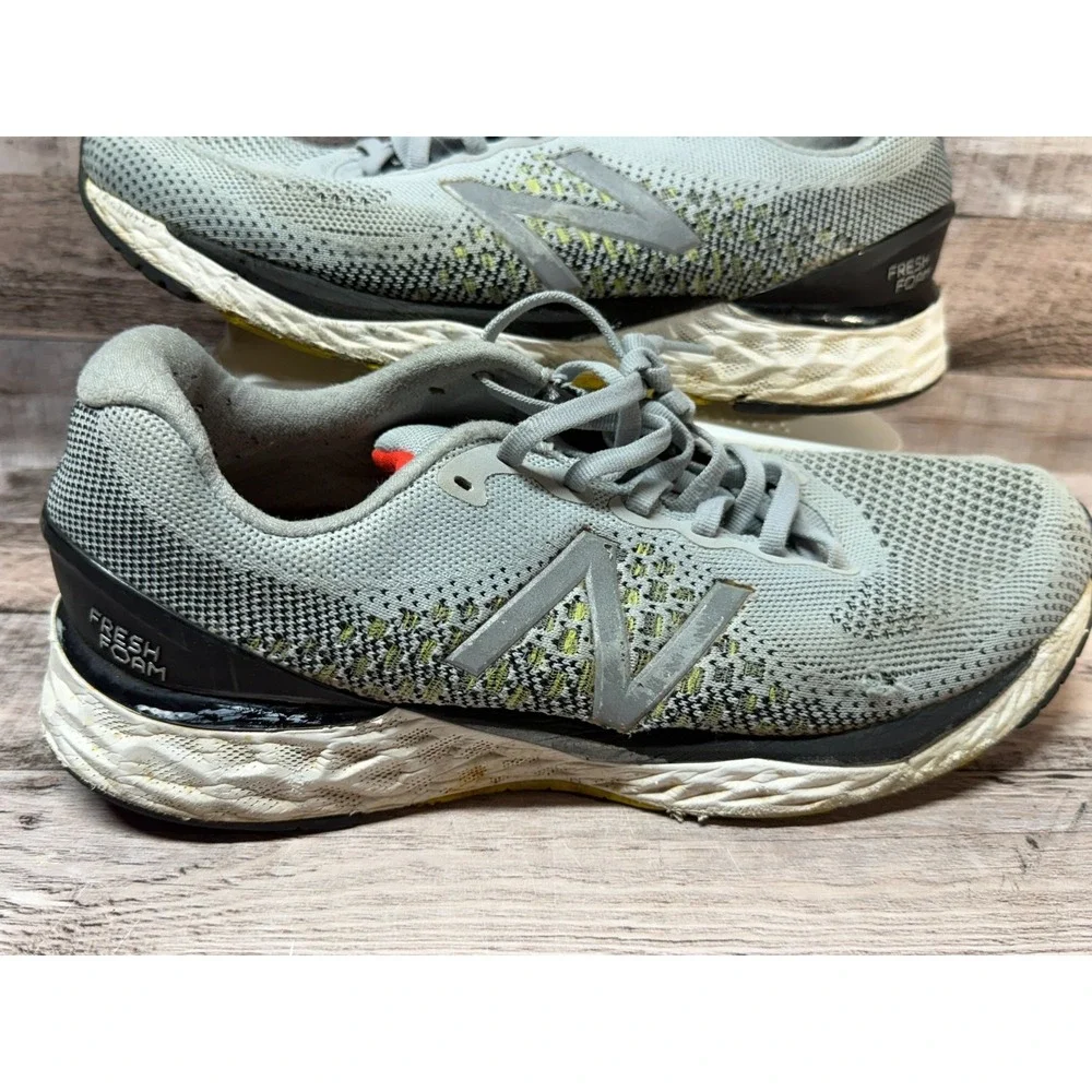 New Balance Fresh Foam M880v10 Silver 9.5 BEATER Pair